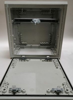 Montagesockel BT 500x300mm zur Kabel-Einführung - zur Auf-Boden Montage