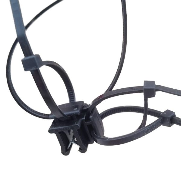Universal Kantenclips als Befestigungselemente für Kabelbinder