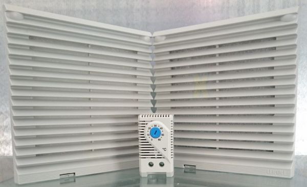 SET Filterlüfter 230V 92/107 m³/h 124x124 / 149x149mm mit Austrittsfilter und Thermostat