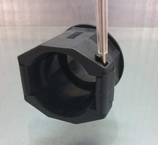 90° M25 threaded fitting to NW23 metric corrugated pipe elbow