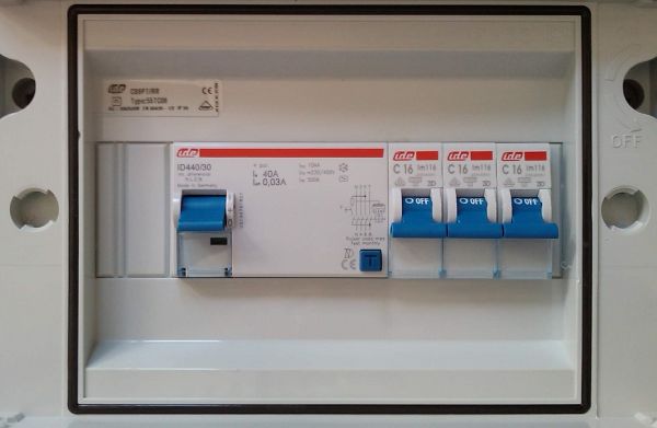 Wandverteiler 6x230V + 3xLS 1B16 + FI40 anschlussfertig verdrahtet